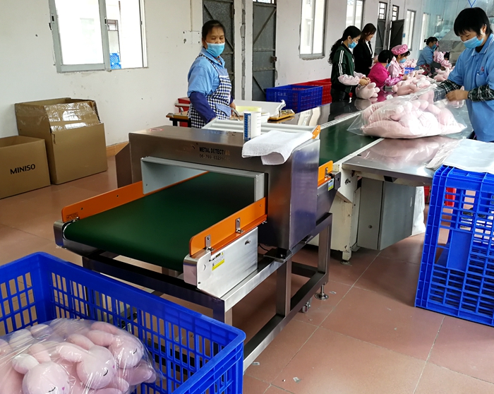 源康毛絨玩具壓縮導(dǎo)入型金屬檢測(cè)機(jī)1.jpg